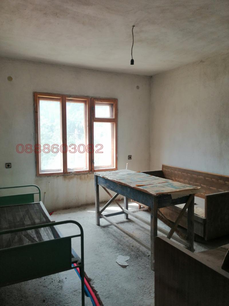 Продава ЕТАЖ ОТ КЪЩА, гр. Смолян, Стар център, снимка 10 - Етаж от къща - 52884071