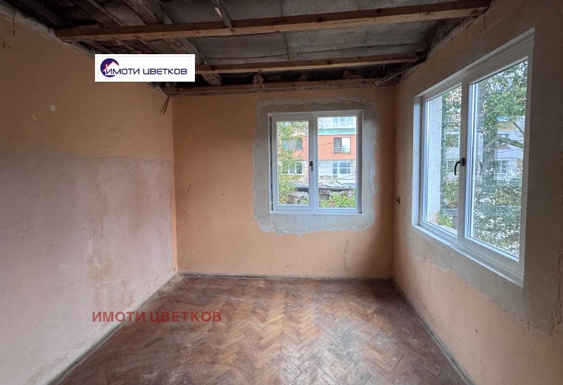 Продава ЕТАЖ ОТ КЪЩА, гр. Враца, Център, снимка 12 - Етаж от къща - 53247375