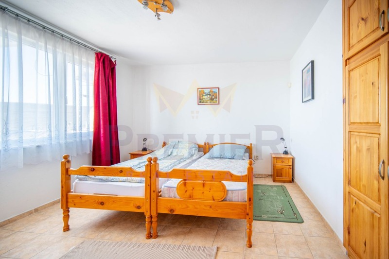 Продава КЪЩА, гр. Балчик, област Добрич, снимка 8 - Къщи - 53557044