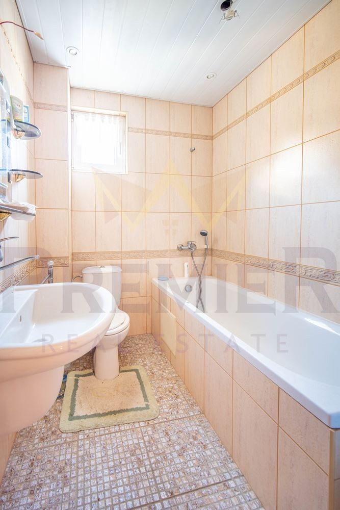 Продава КЪЩА, гр. Балчик, област Добрич, снимка 12 - Къщи - 53557044