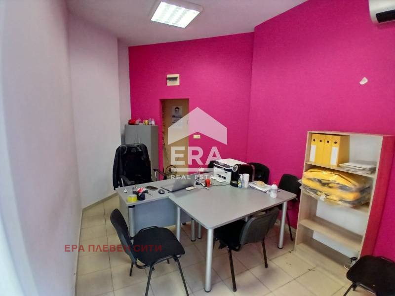 Продава  Магазин град Плевен , Идеален център , 17 кв.м | 75063622 - изображение [2]