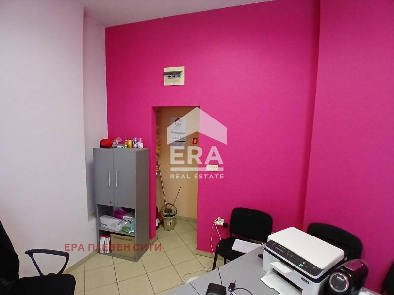 Продава  Магазин град Плевен , Идеален център , 17 кв.м | 75063622 - изображение [3]