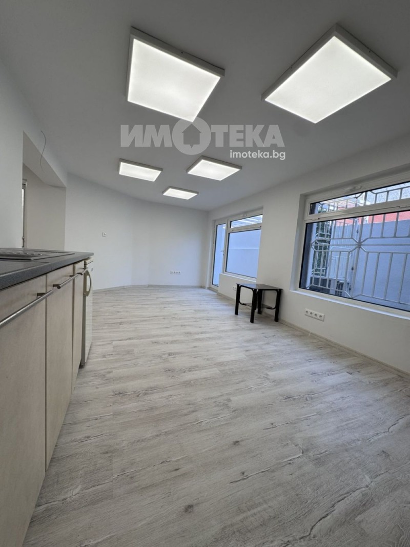 Продава МАГАЗИН, град Варна, Колхозен пазар • 165000 € • 63345324 — Holmes.bg