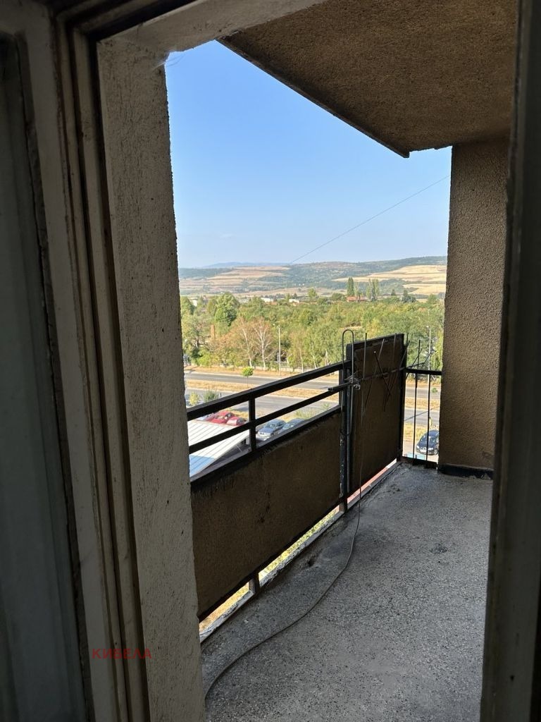 Zu verkaufen  2 Schlafzimmer region Pernik , Radomir , 90 qm | 31643279 - Bild [3]