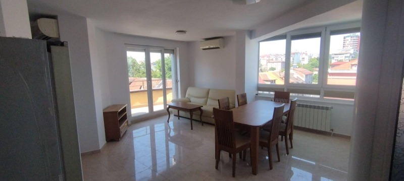 Na sprzedaż  3+ sypialni Sofia , Centar , 125 mkw | 23179927