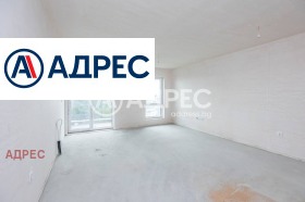 1 quarto Vazrajdane 1, Varna