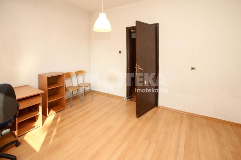 Продава 3-СТАЕН, гр. София, Център, снимка 4 - Апартаменти - 52688222