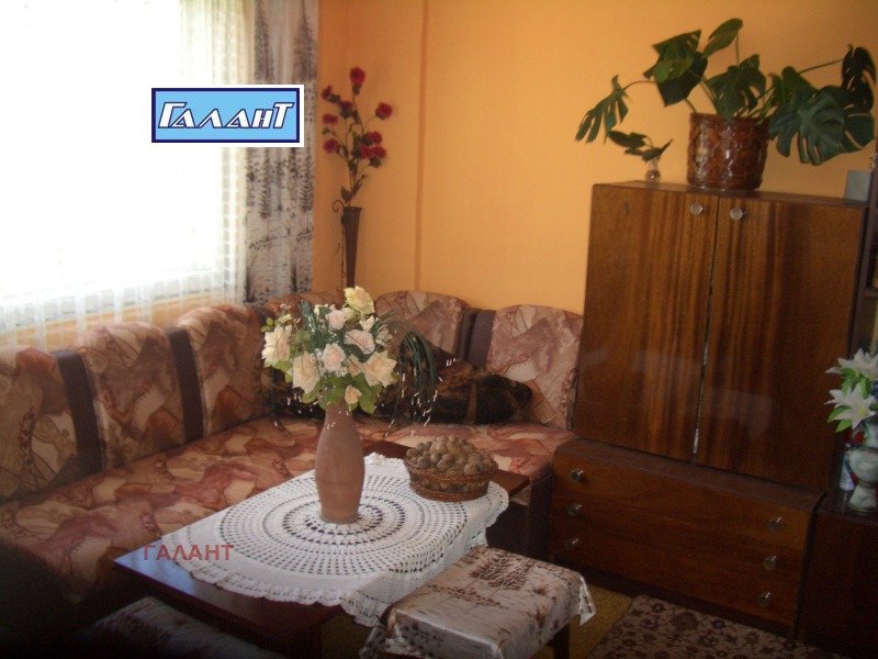 Продава 3-СТАЕН, гр. Варна, Левски 1