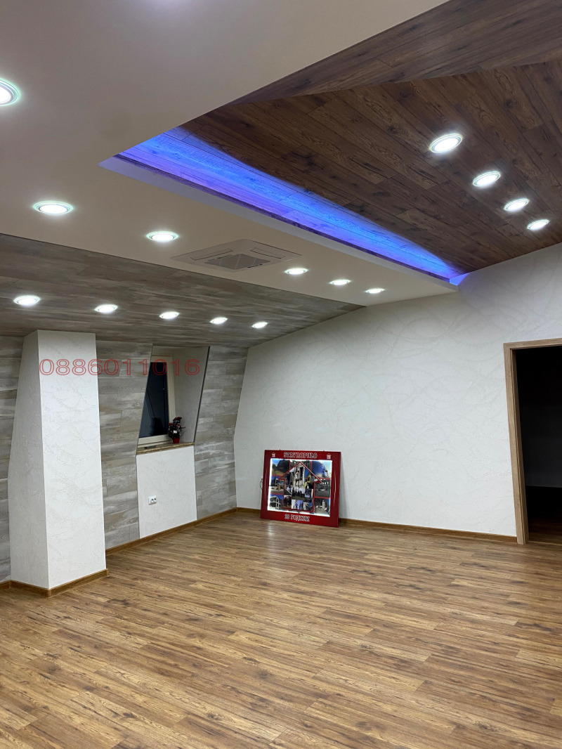De vânzare  3 dormitoare Șumen , Țentâr , 151 mp | 56063012 - imagine [8]
