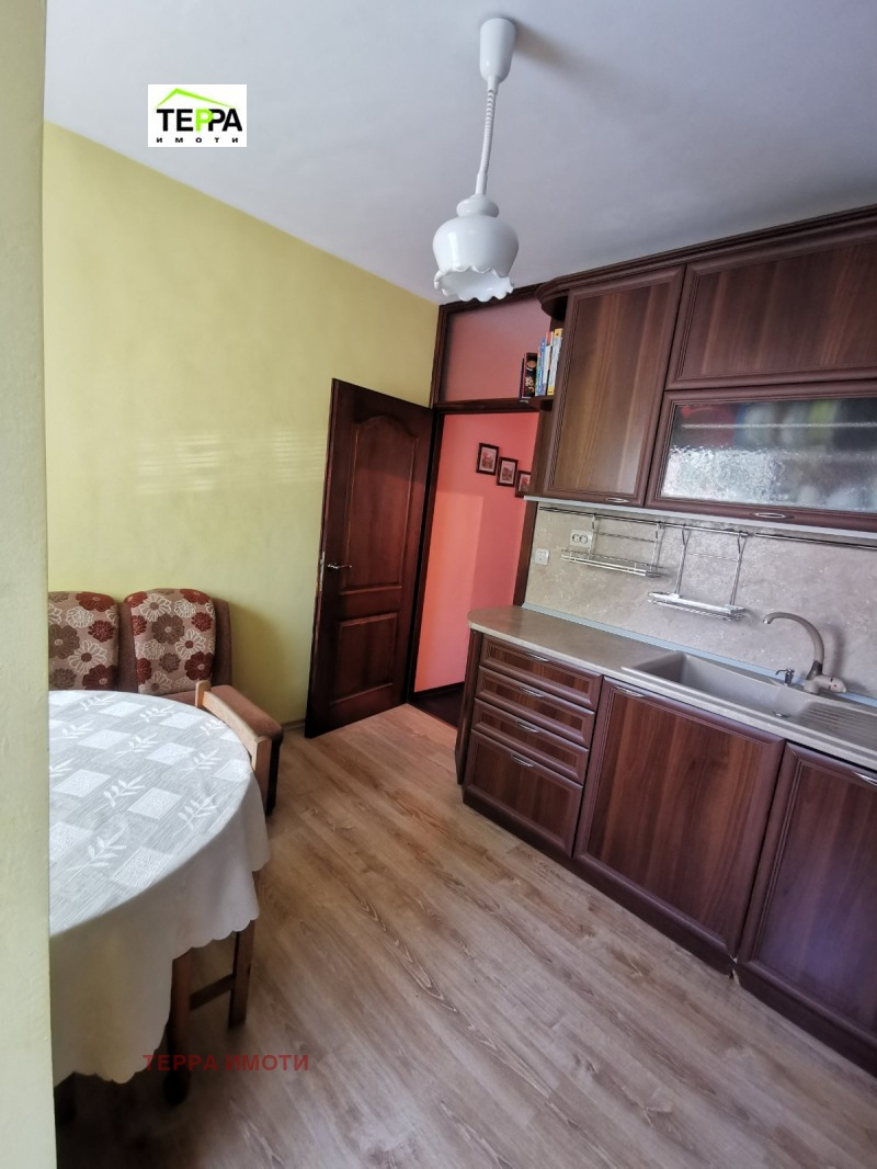 En venta  3 dormitorios Stara Zagora , Zora , 81 metros cuadrados | 77713883 - imagen [2]