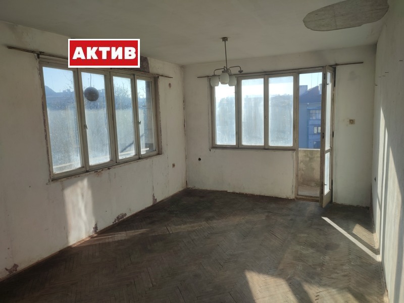 Te koop  3 slaapkamers Targovishte , Tsentar , 110 m² | 85724098 - afbeelding [2]