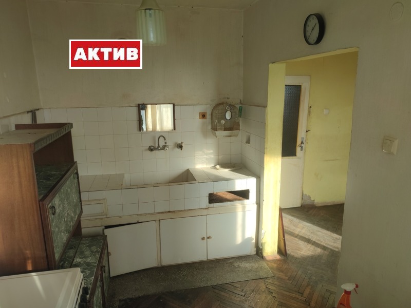 Продава 4-СТАЕН, гр. Търговище, Център, снимка 3 - Aпартаменти - 48801477