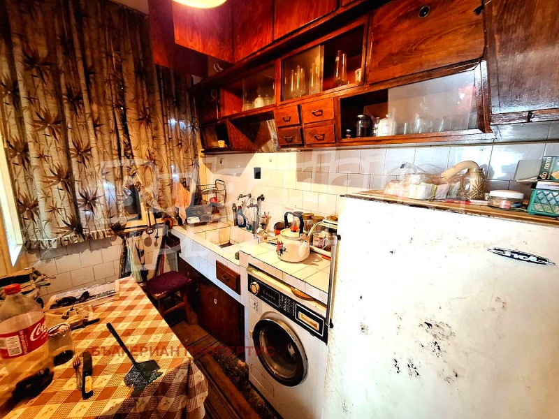 Продава ЕТАЖ ОТ КЪЩА, гр. Полски Тръмбеш, област Велико Търново, снимка 10 - Етаж от къща - 52270756