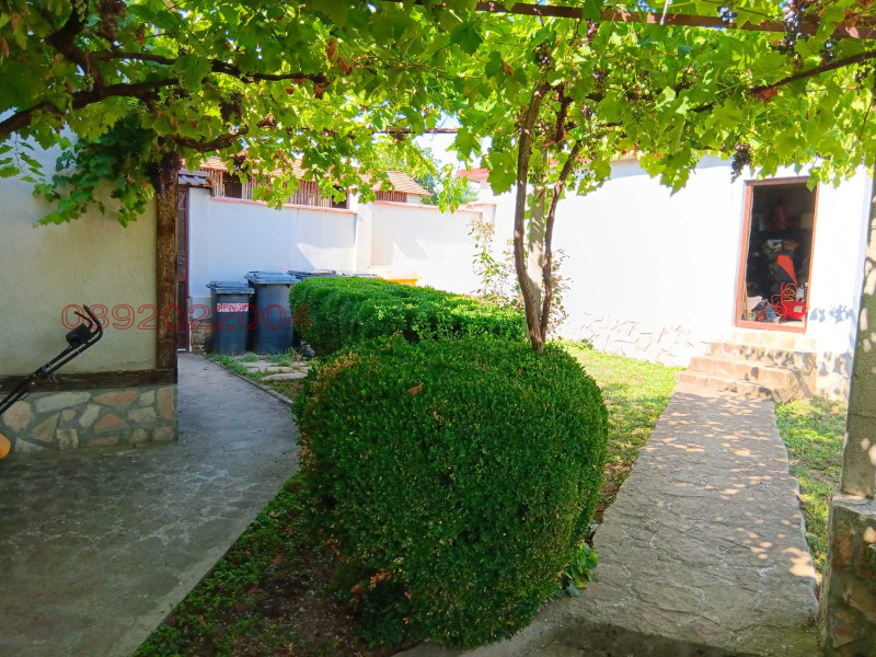 Продава КЪЩА, с. Ловец, област Шумен, снимка 2 - Къщи - 52781316