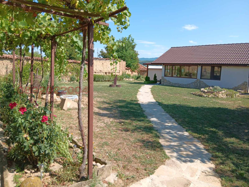 Продава КЪЩА, с. Ловец, област Шумен, снимка 3 - Къщи - 52781316