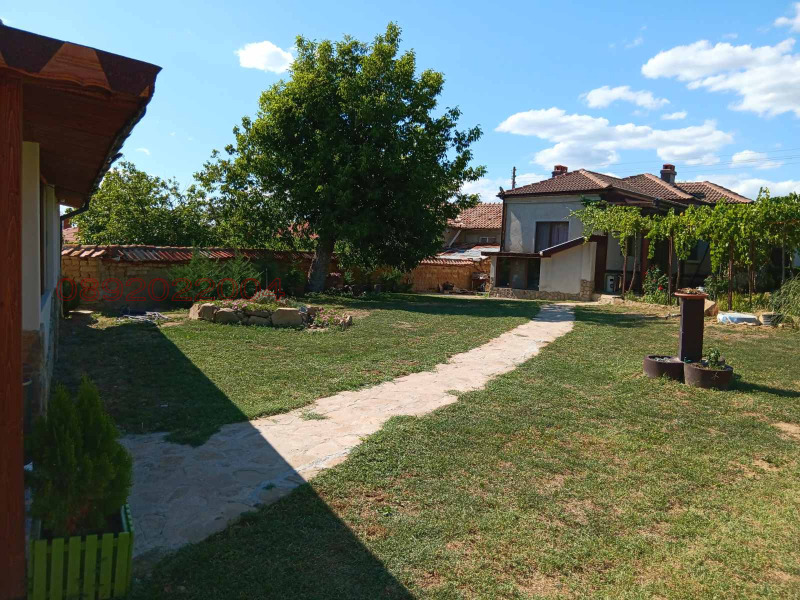 Продава КЪЩА, с. Ловец, област Шумен, снимка 17 - Къщи - 52781316
