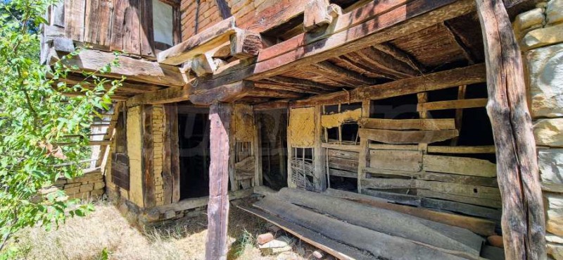 Продава КЪЩА, гр. Априлци, област Ловеч, снимка 11 - Къщи - 52415811