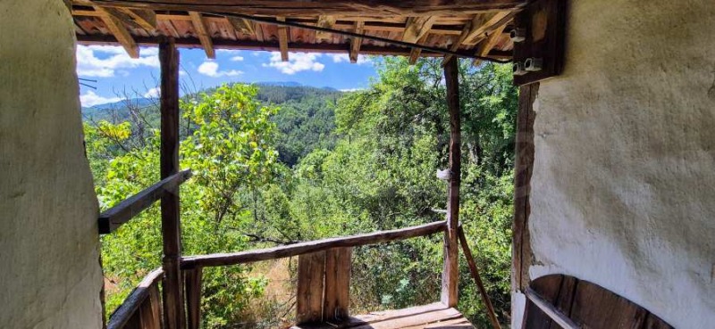 Продава КЪЩА, гр. Априлци, област Ловеч, снимка 16 - Къщи - 52415811