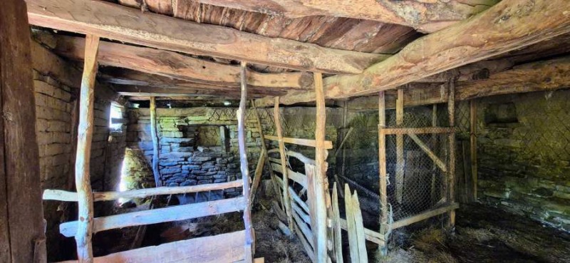 Продава КЪЩА, гр. Априлци, област Ловеч, снимка 12 - Къщи - 52415811