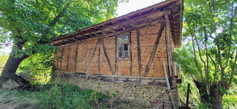 Продава КЪЩА, гр. Априлци, област Ловеч, снимка 4 - Къщи - 52415811