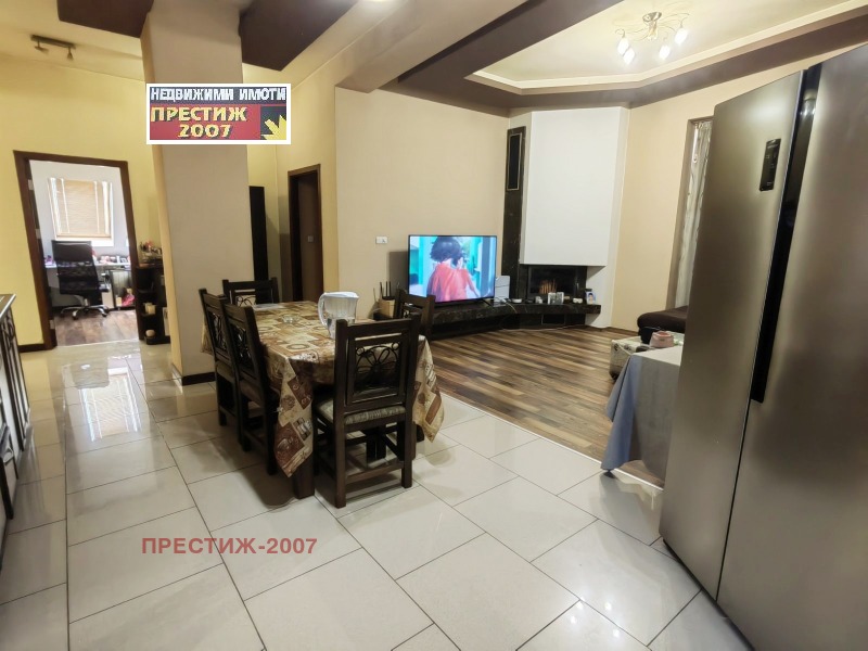 Продава  3-стаен град Шумен , Център , 120 кв.м | 73350404 - изображение [4]