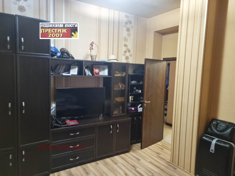 Продава  3-стаен град Шумен , Център , 120 кв.м | 73350404 - изображение [9]