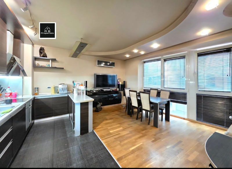 Продава 3-СТАЕН, гр. София, Банишора