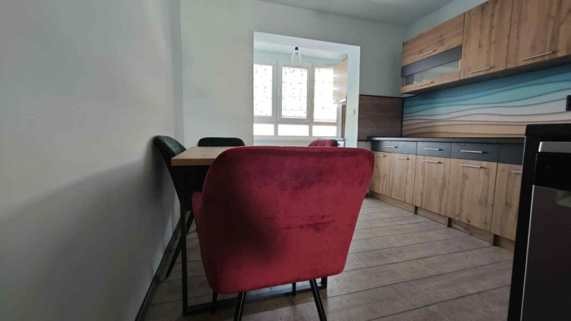 Продава 3-СТАЕН, гр. София, Лагера, снимка 2 - Апартаменти - 52537855