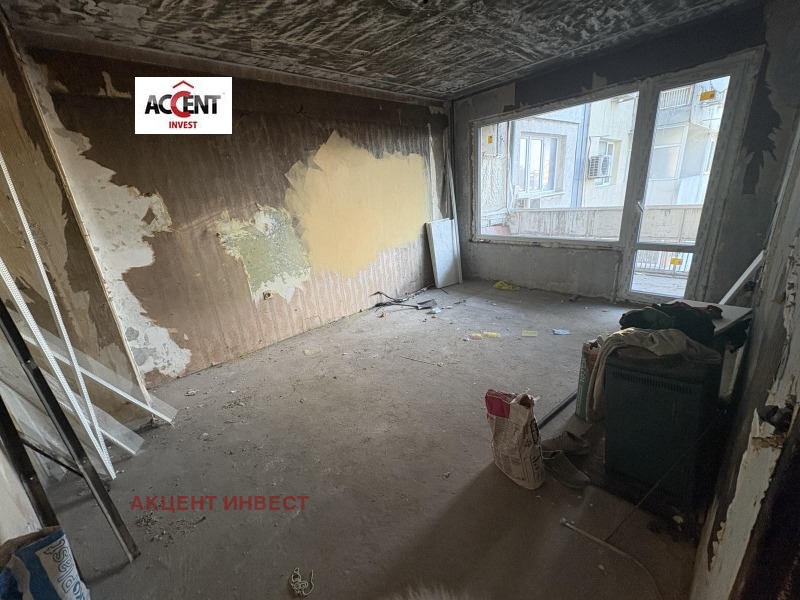 Продава 3-СТАЕН, гр. Варна, Лятно кино Тракия, снимка 3 - Апартаменти - 53030624