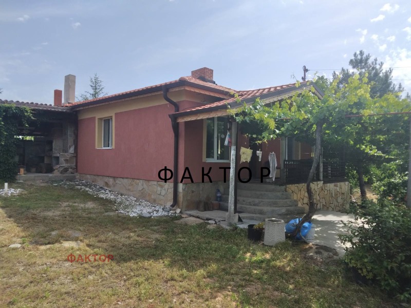 Продава КЪЩА, с. Верен, област Стара Загора, снимка 1 - Къщи - 46100788