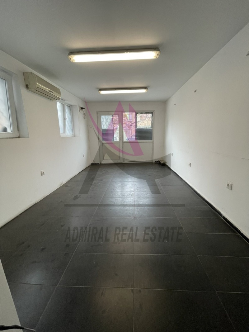In vendita  Negozio Varna , Kolhozen pazar , 47 mq | 77007075