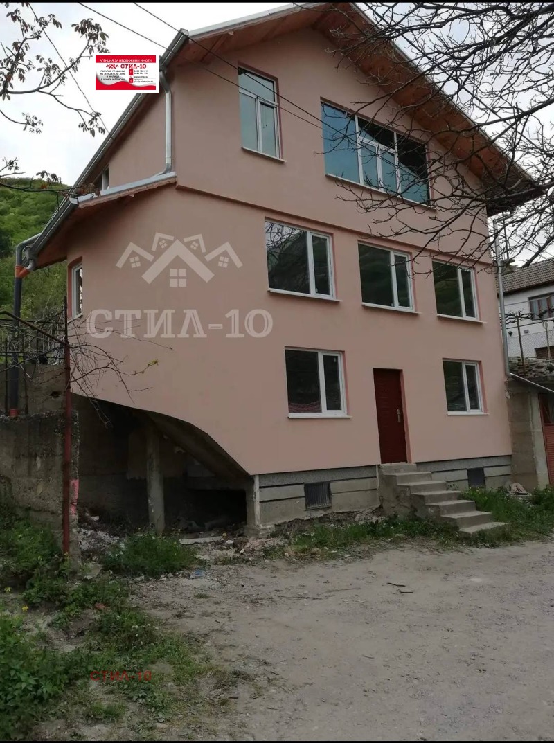 Продава КЪЩА в град Шумен, Дивдядово - 213 кв.м / 165 658.57 € » 324 000 лв., СТИЛ-10
