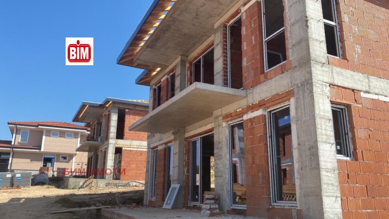 Продава КЪЩА, с. Марково, област Пловдив, снимка 8 - Къщи - 53376546