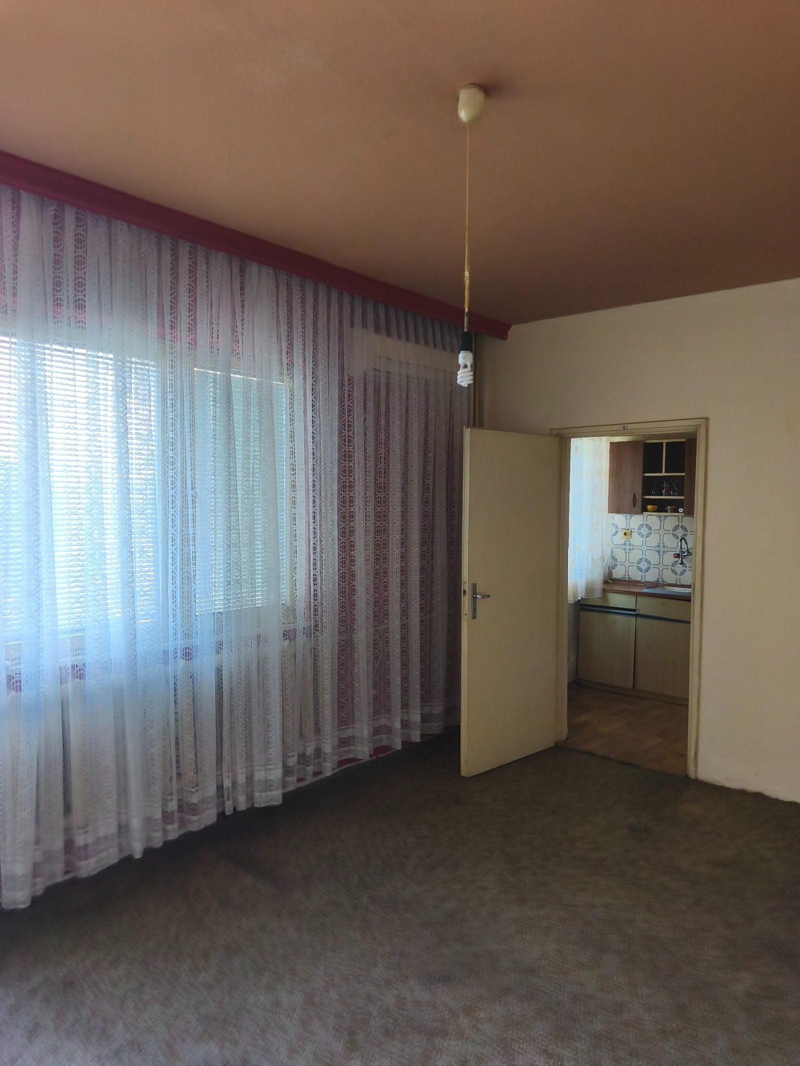 Продава 1-СТАЕН, гр. Пловдив, Тракия