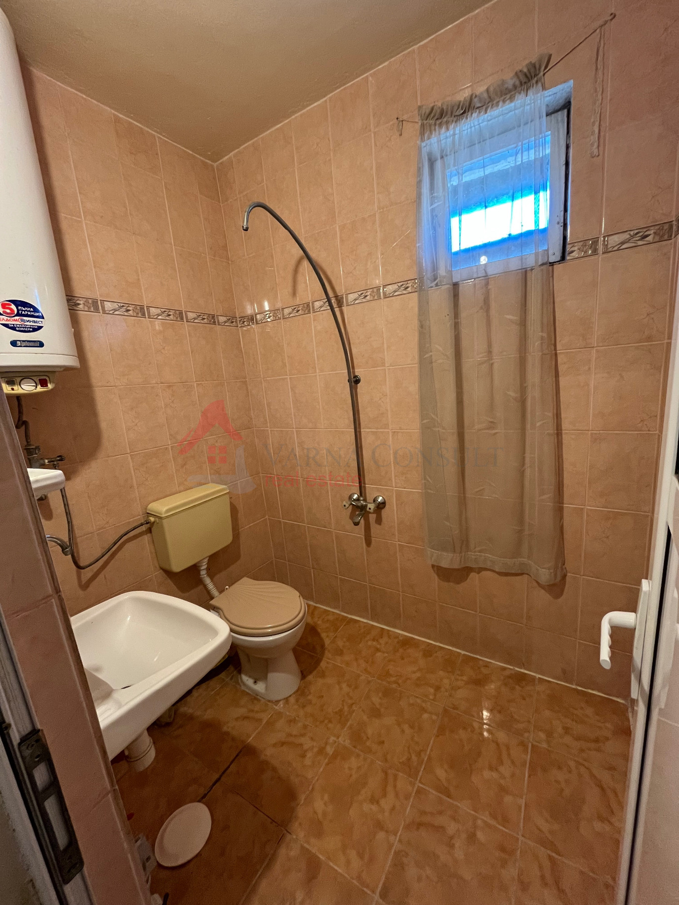 Продава 4-СТАЕН, гр. Варна, Окръжна болница-Генерали, снимка 11 - Апартаменти - 53771539