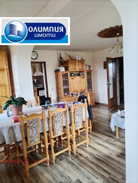 Haus Sandrowo, region Russe 8