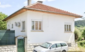 Ev Yablanica, bölge Lofça 15
