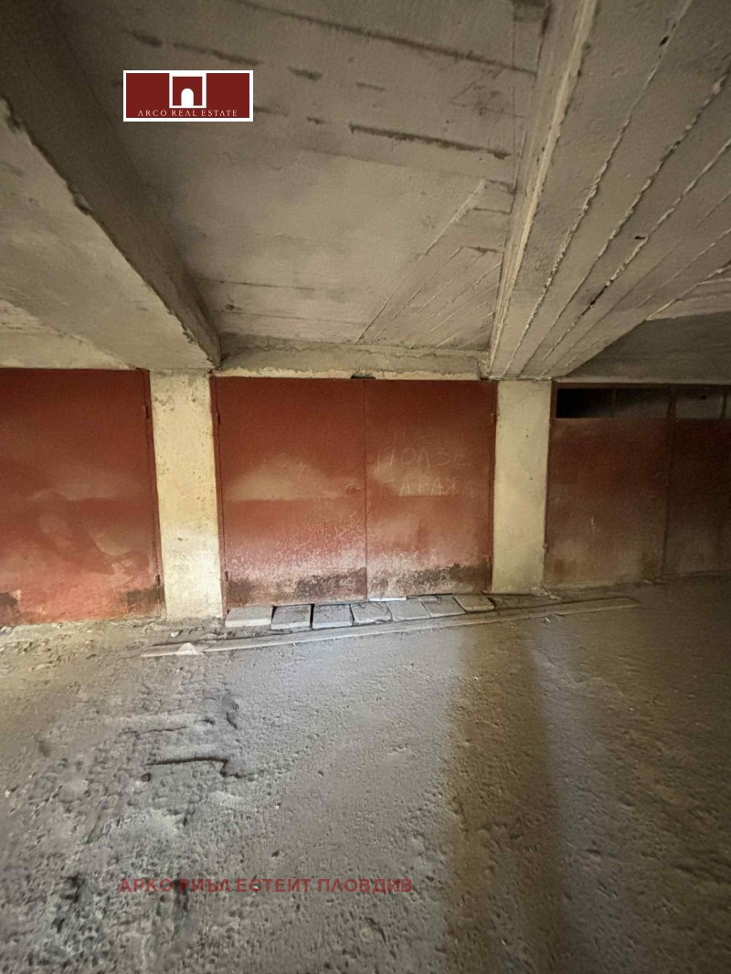 En venta  Cochera Plovdiv , Karshiyaka , 20 metros cuadrados | 75452209 - imagen [4]