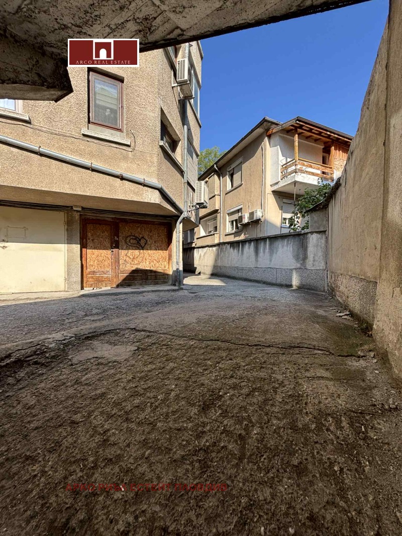 En venta  Cochera Plovdiv , Karshiyaka , 20 metros cuadrados | 75452209 - imagen [2]