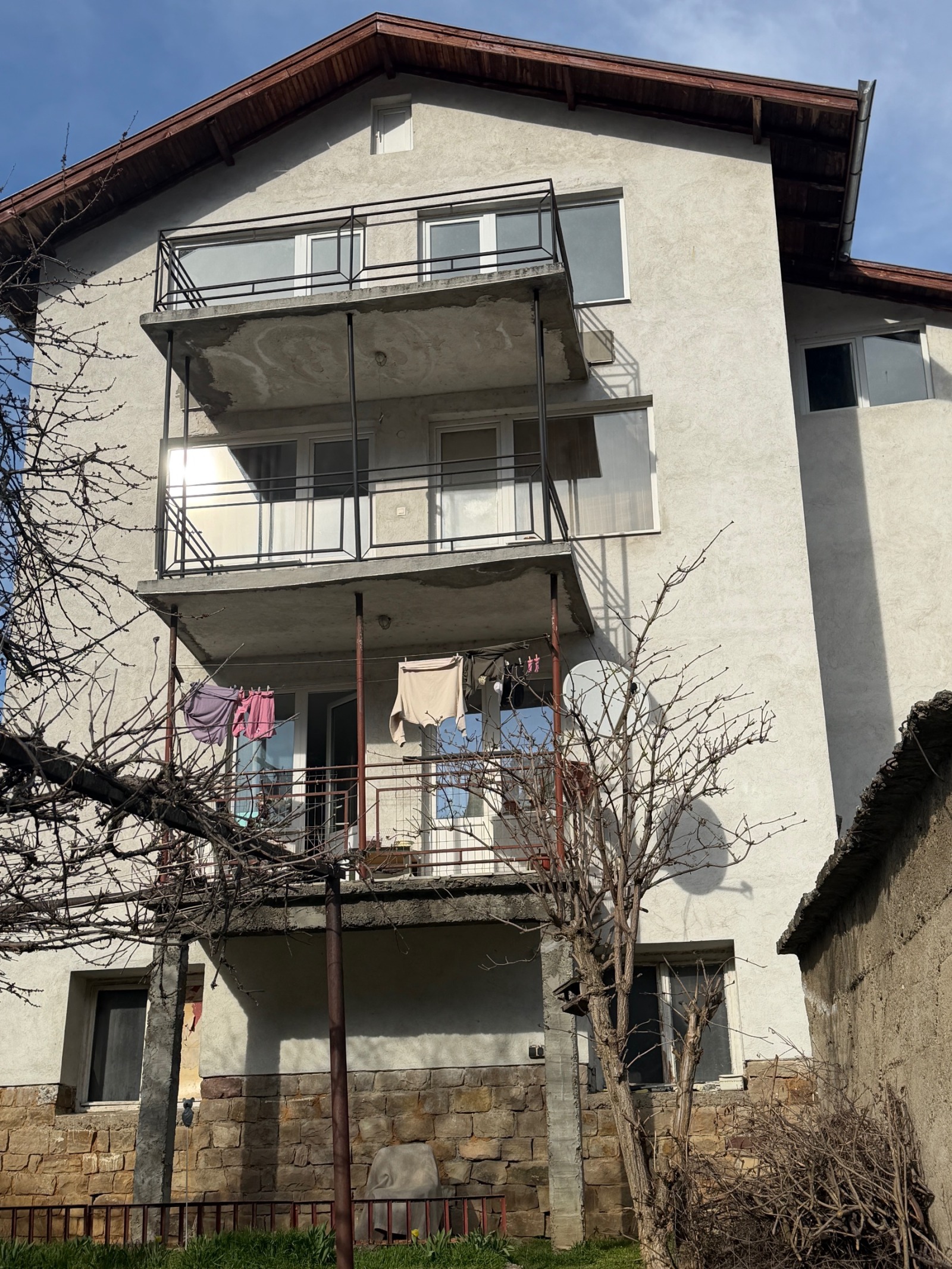 Продава КЪЩА, гр. Своге, област София област