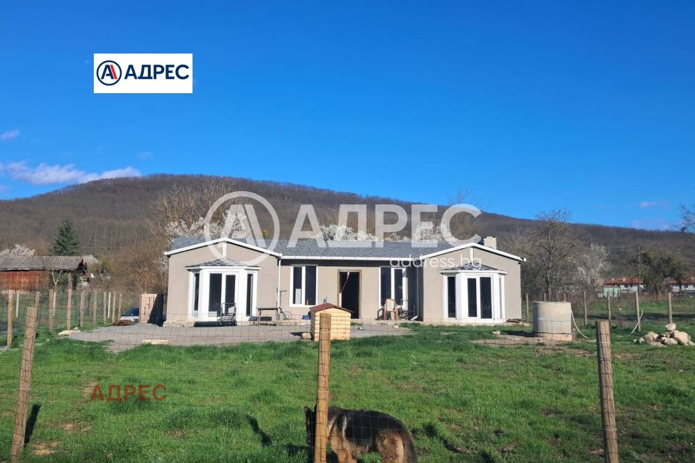 Продава КЪЩА, с. Долище, област Варна
