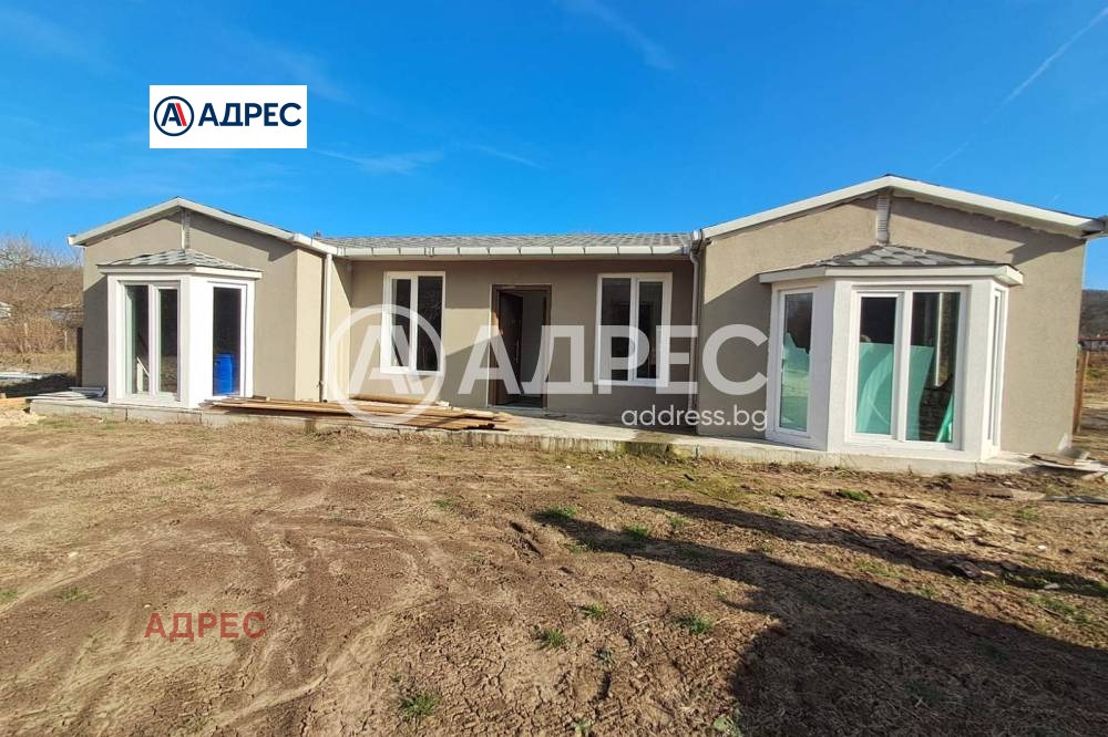 Продава КЪЩА, с. Долище, област Варна, снимка 2 - Къщи - 54279612