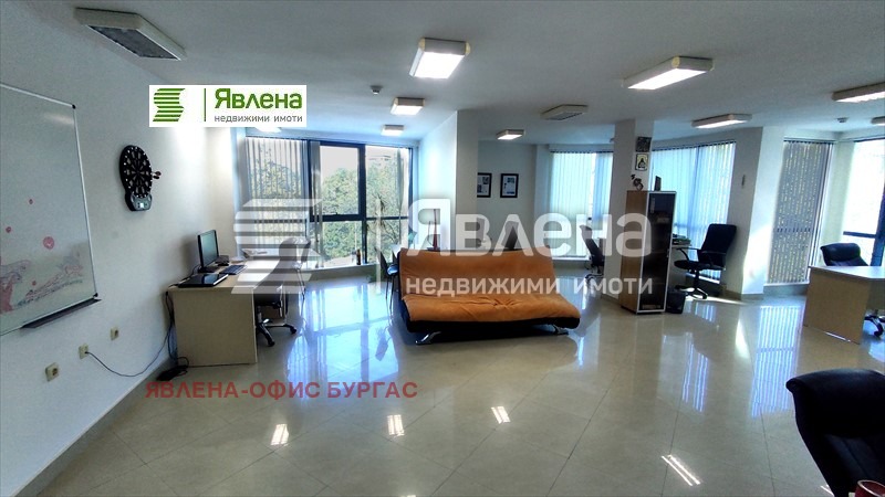 Продава 3-СТАЕН, гр. Бургас, Лазур, снимка 2 - Aпартаменти - 48605932