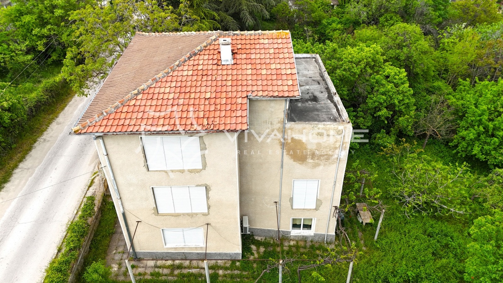 Продава КЪЩА, гр. Варна, м-т Долна Трака