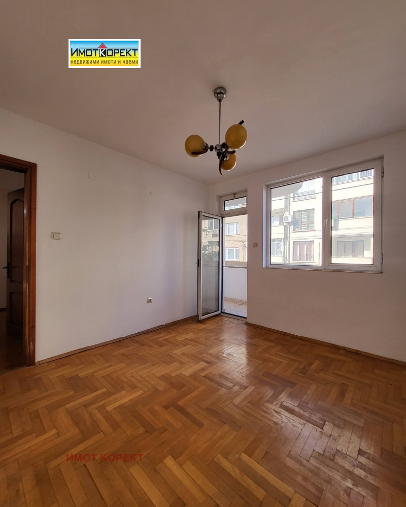 Продава 3-СТАЕН, гр. Пазарджик, Идеален център, снимка 8 - Апартаменти - 53280303