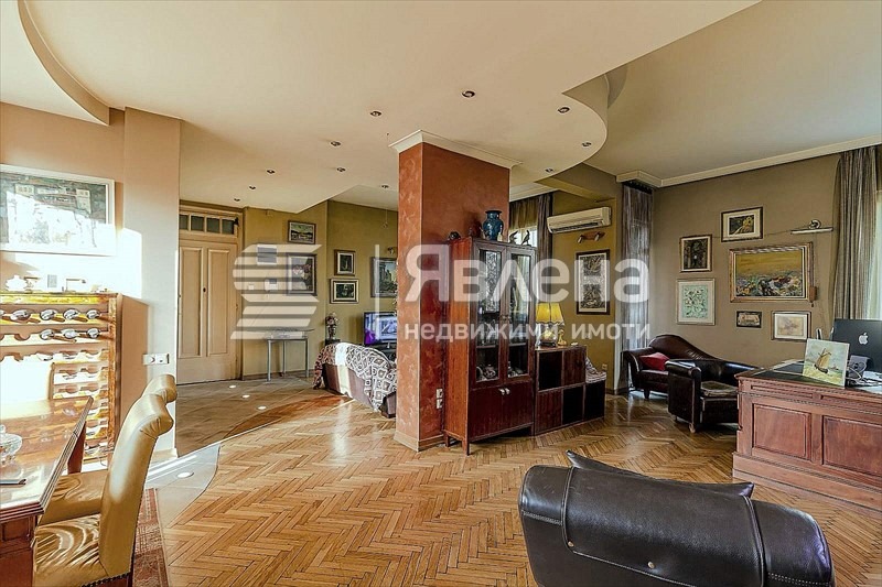 Продава 3-СТАЕН, гр. София, Център, снимка 2 - Апартаменти - 55619250