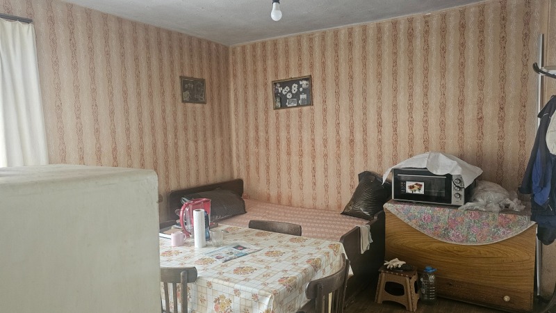 Продава КЪЩА, област София, с. Врачеш • 61000 € • 66745461 — Holmes.bg
