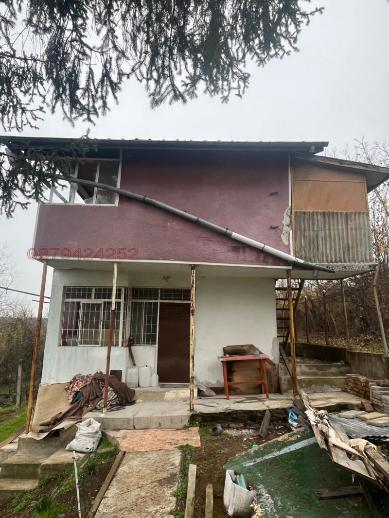 Продава ВИЛА, гр. Плевен, м-т Орлето, снимка 2 - Вили - 52782180