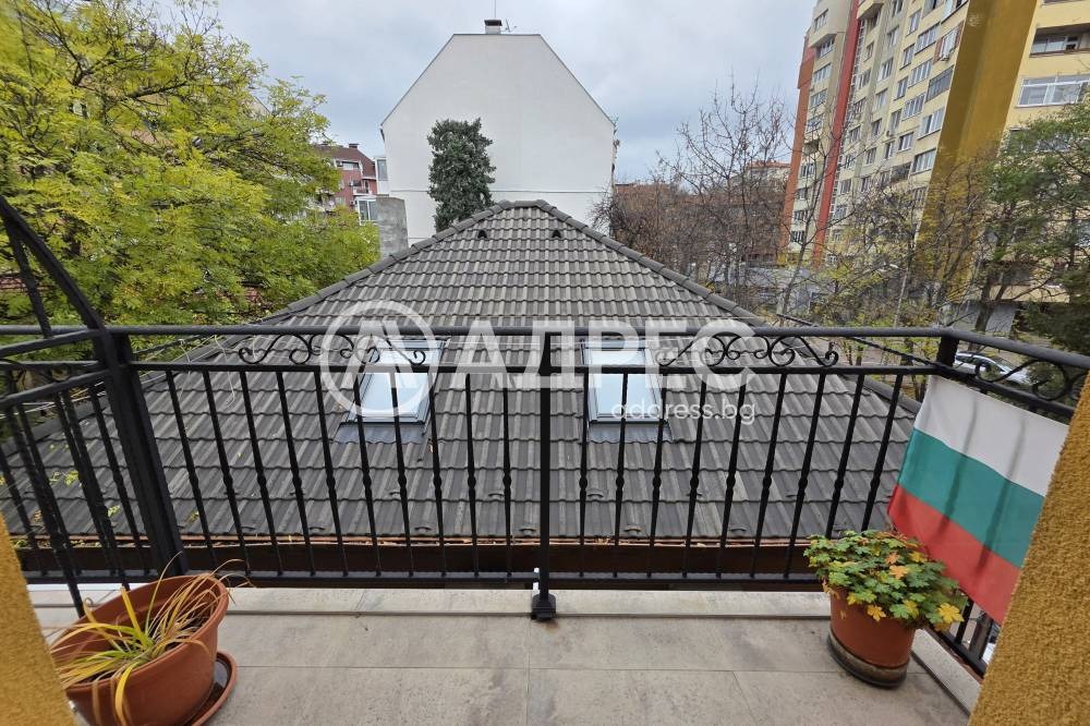 Продава КЪЩА, гр. София, Център, снимка 9 - Къщи - 54110800