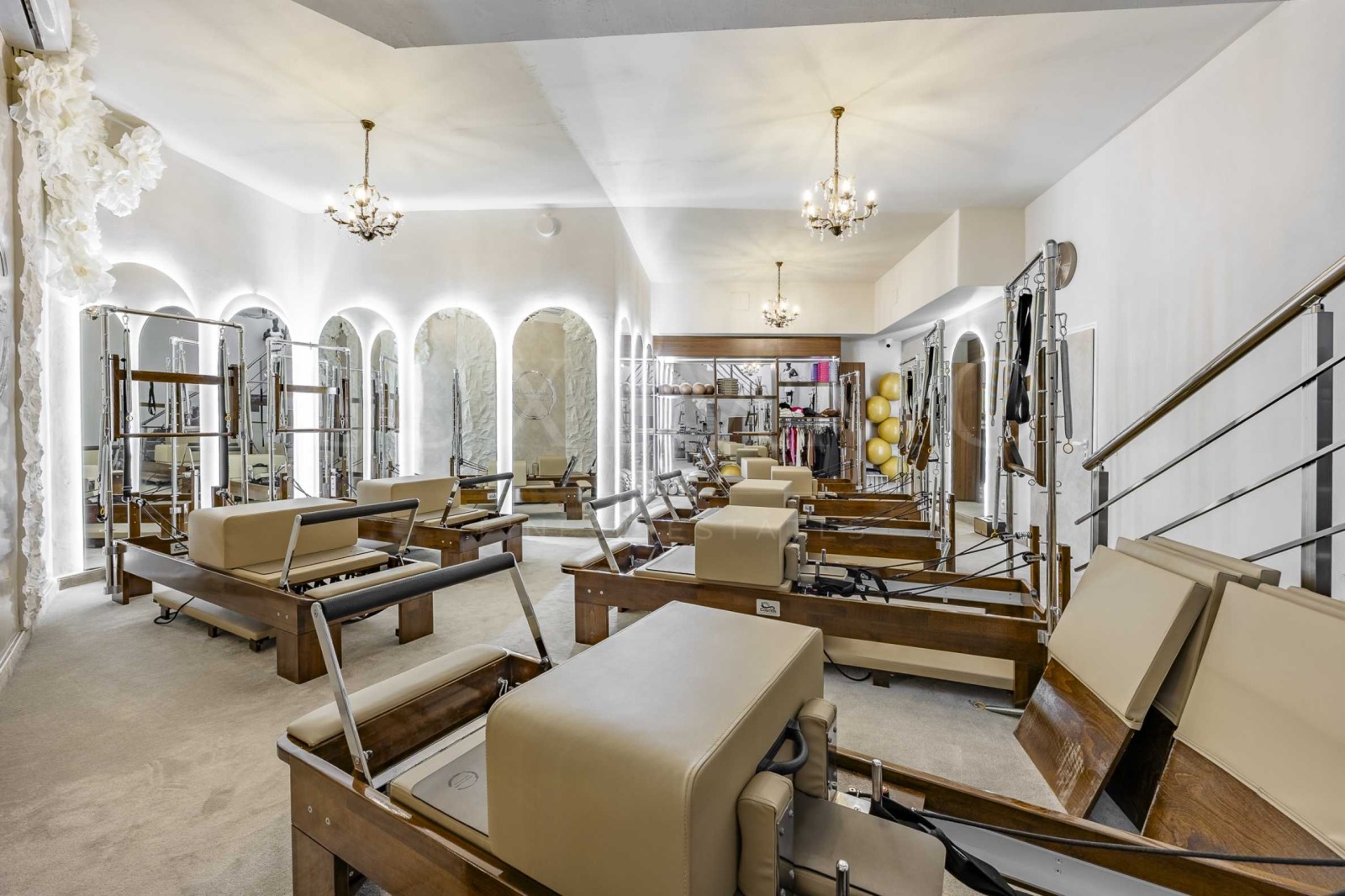 Продава БИЗНЕС ИМОТ, гр. София, Бояна